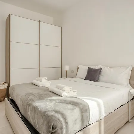 Just Urban - Modern 1-br Navigli - Metro M2 Apartman