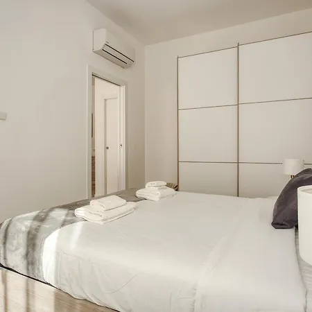 Just Urban - Modern 1-br Navigli - Metro M2 Apartman